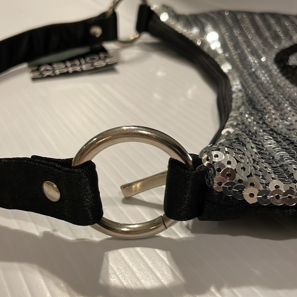 💥💥NWT Fashion Express Silver Sequin w/Black Sequin Peace Sign Shoulder Handbag - Picture 9 of 12
